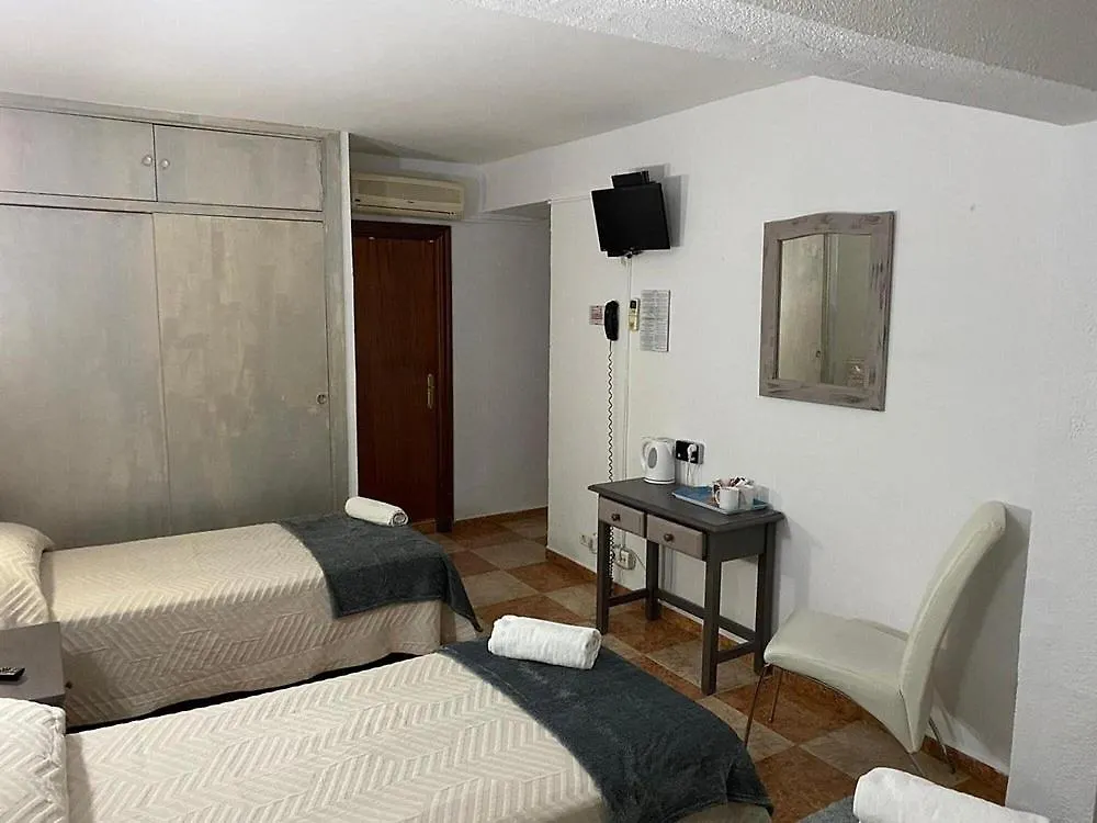 Pensión Hotel Virgen Del Rocio Torremolinos España