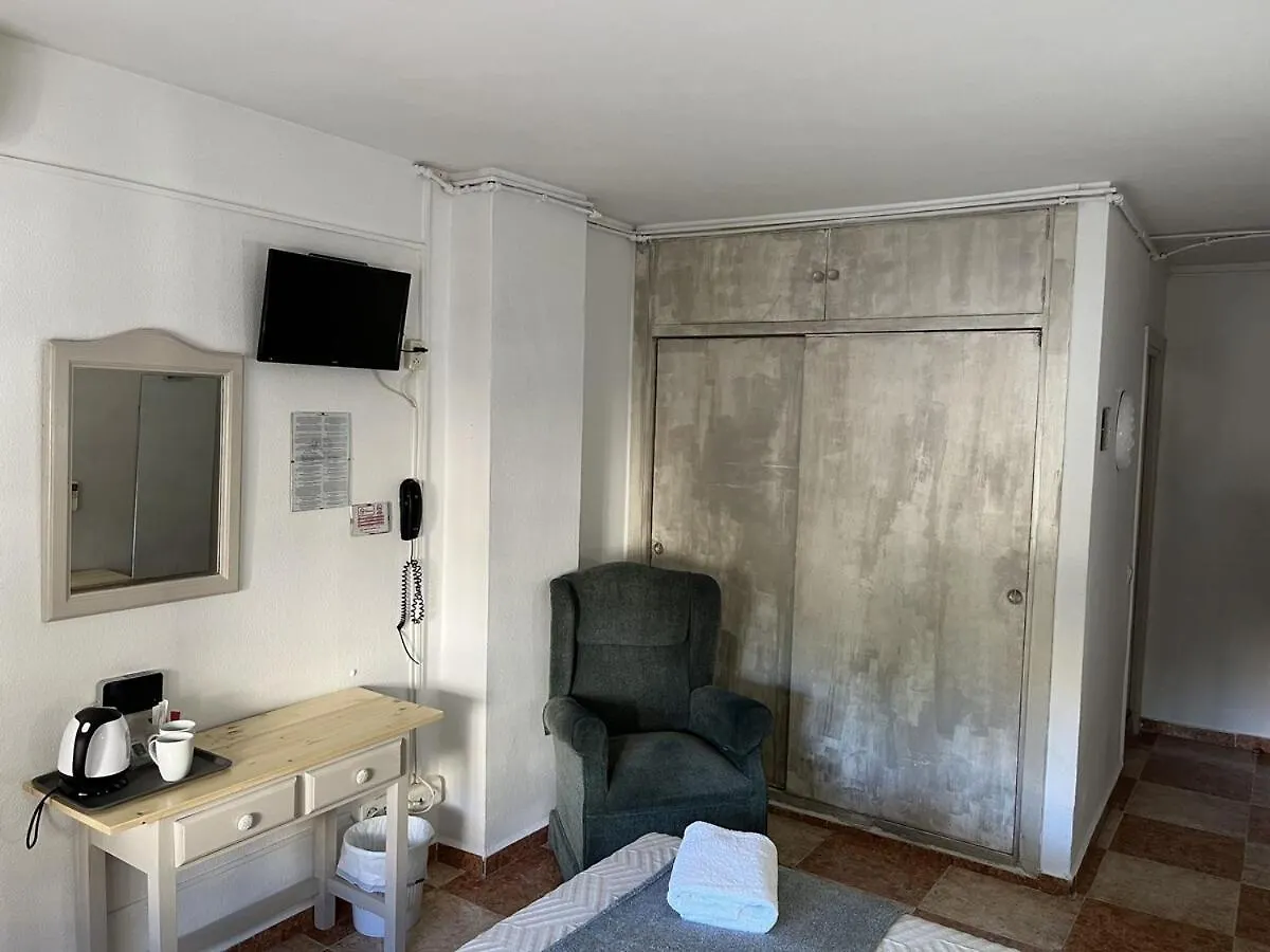Pensión Hotel Virgen Del Rocio Torremolinos España